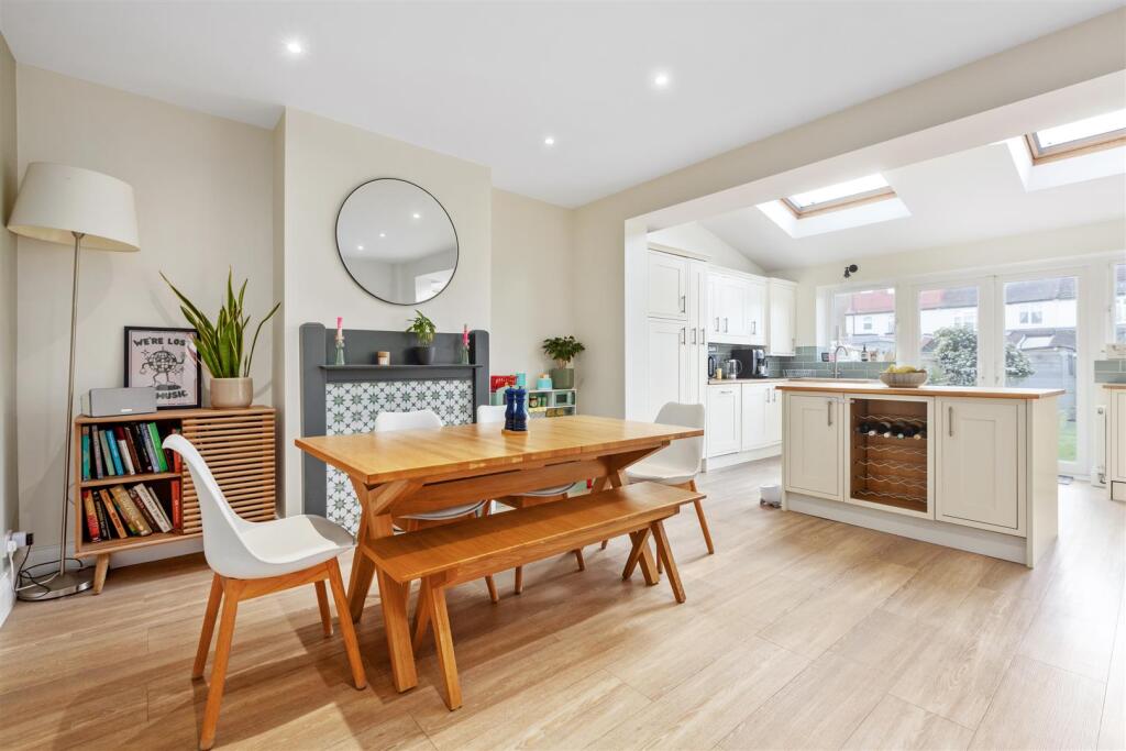 Kitchen &amp; Dining