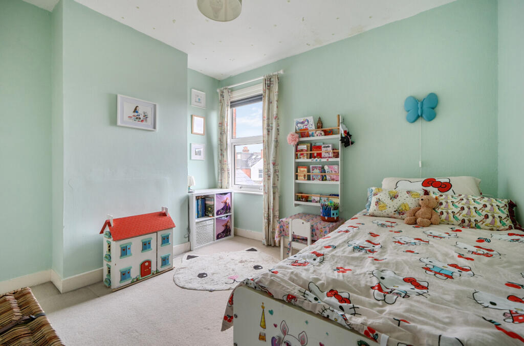 1387845-4-693c1db...