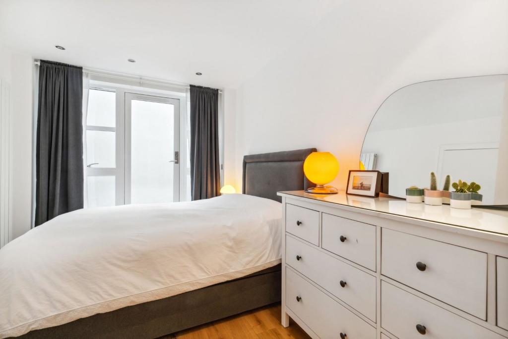 Bedroom (2).jpg