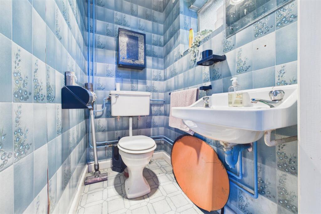 44 Hillcrest Road, Nailsea, North Somerset BS48 2J