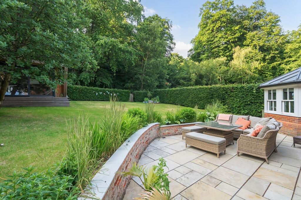 1306302-3-6849e32...