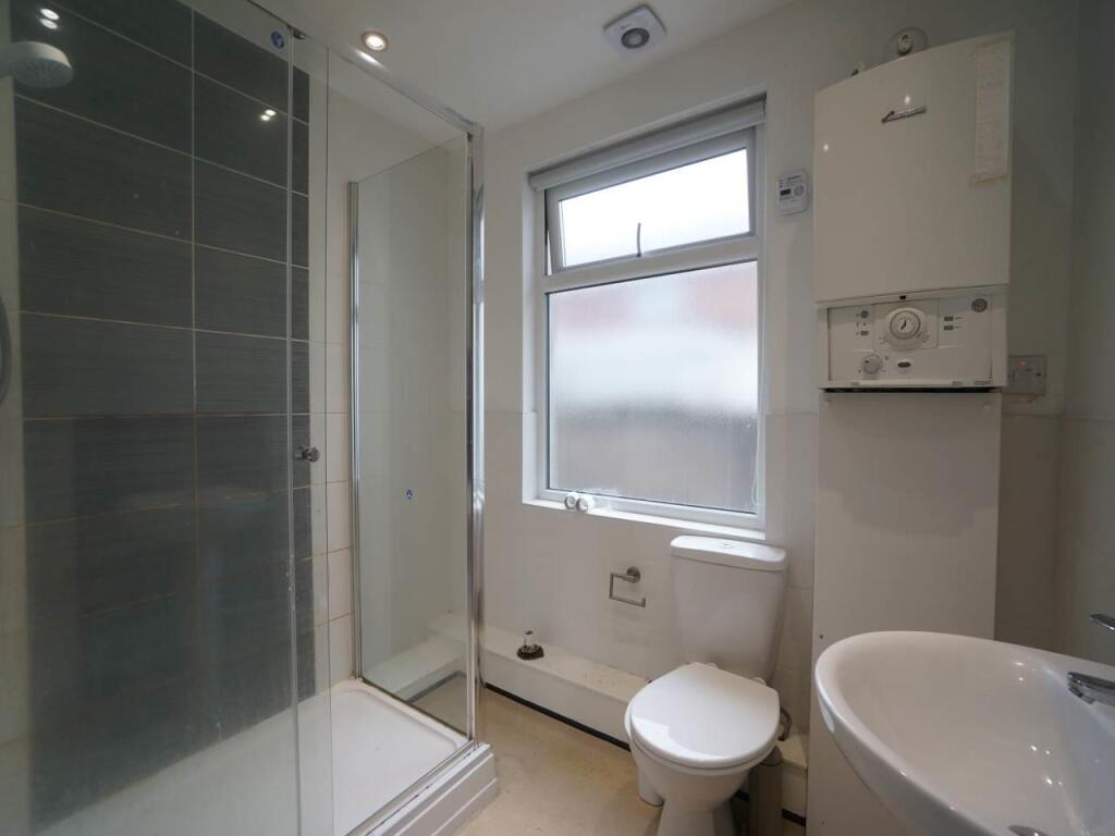 bathroom 2.JPG