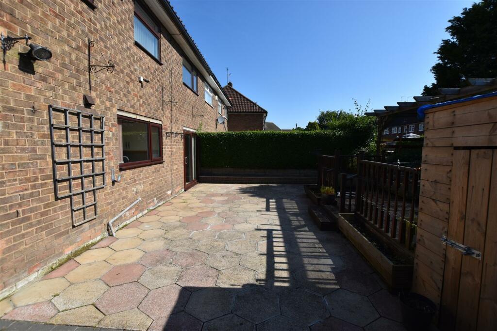 Rear Garden Area - additional image.JPG