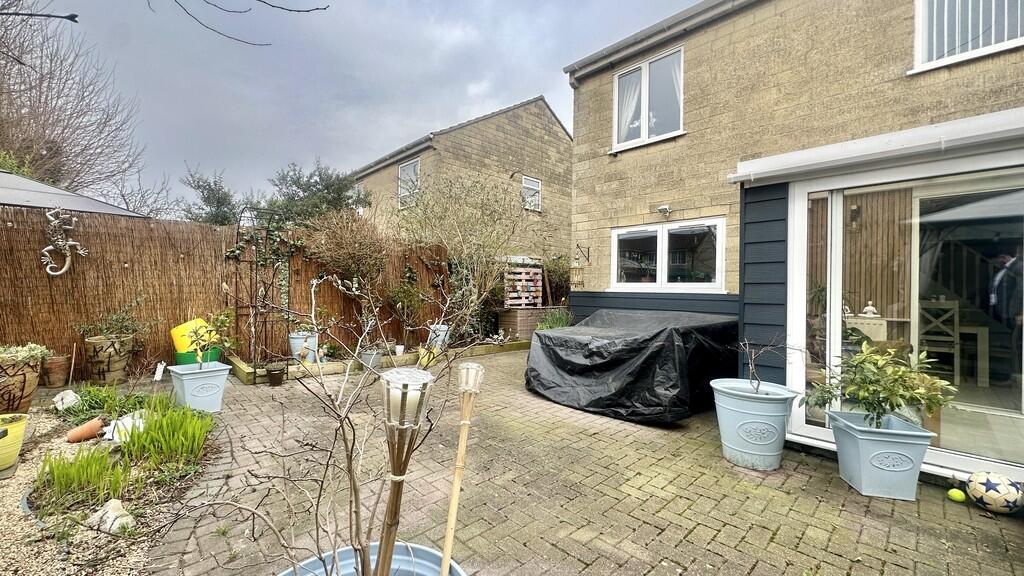 A628B456-BC70-447...