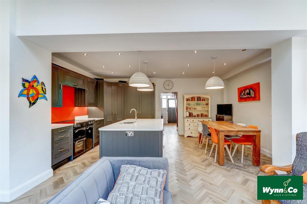 407 Aberford Road-1010L.jpg