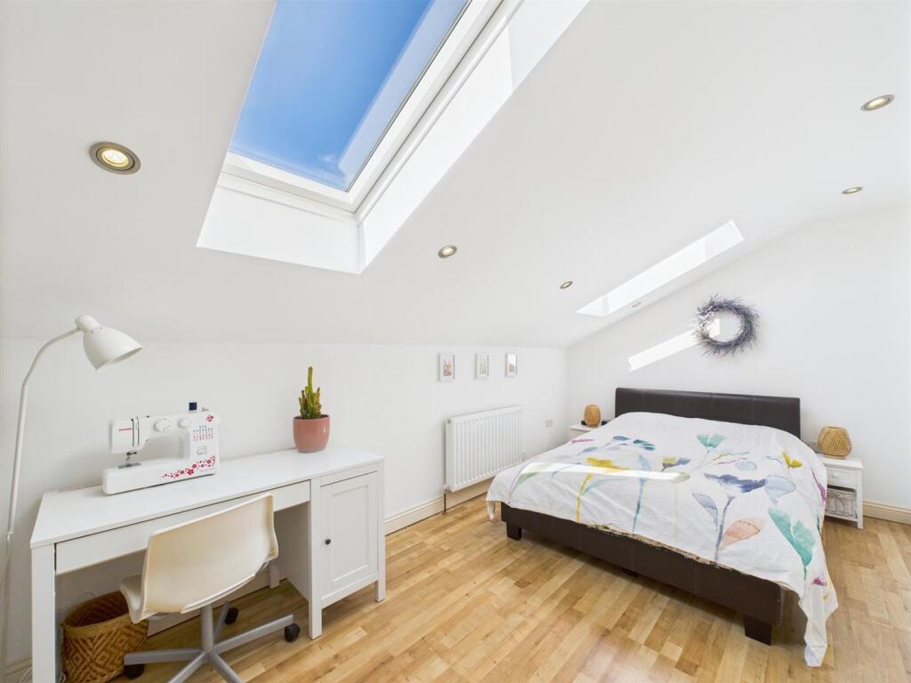 bed 3.jpg