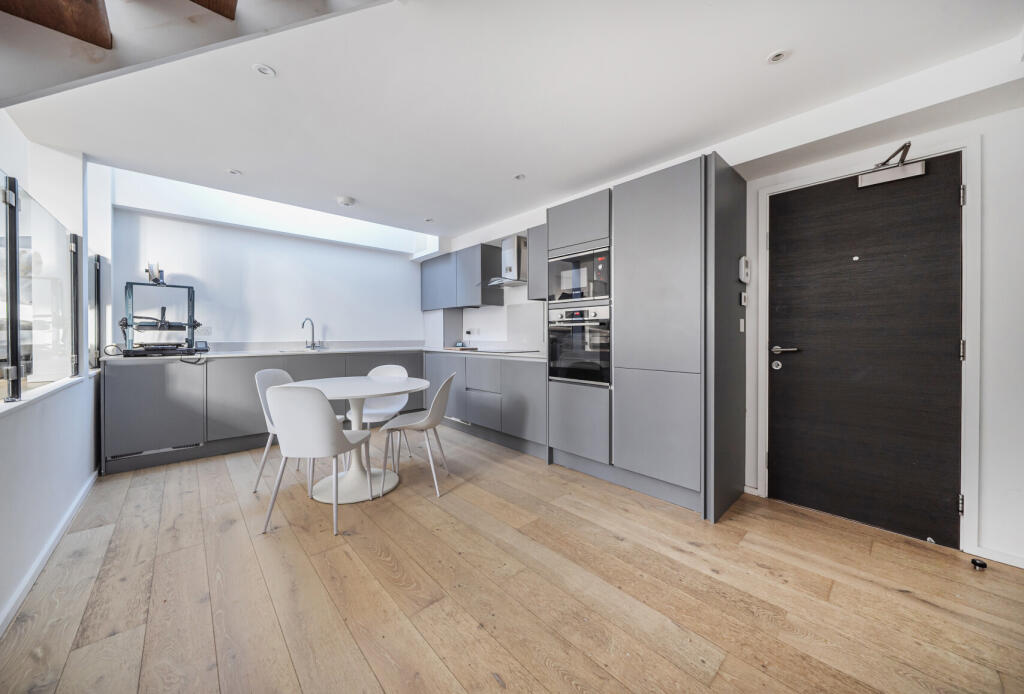 1376412-3-691c788...