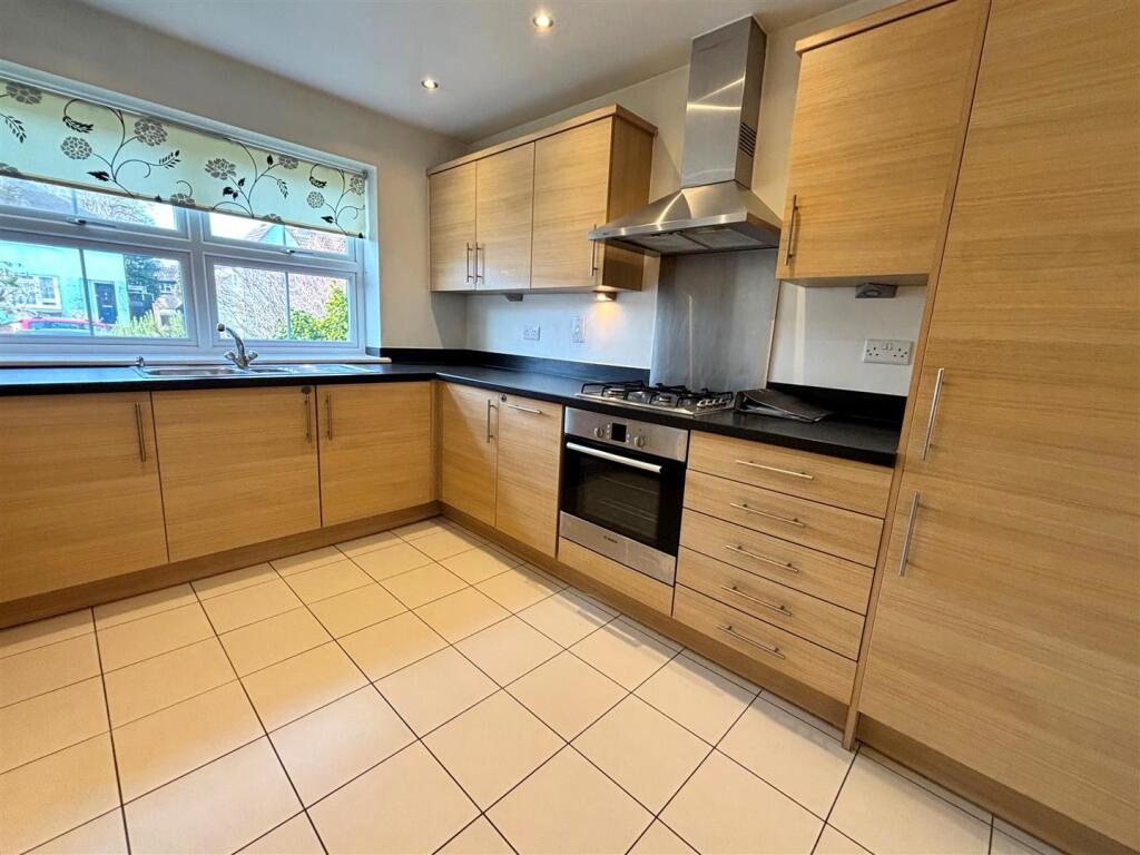 kitchen 1.jpg