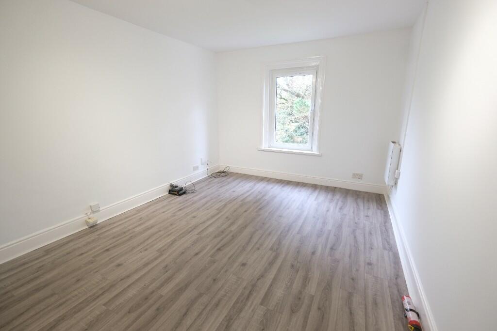 OPEN PLAN ROOM