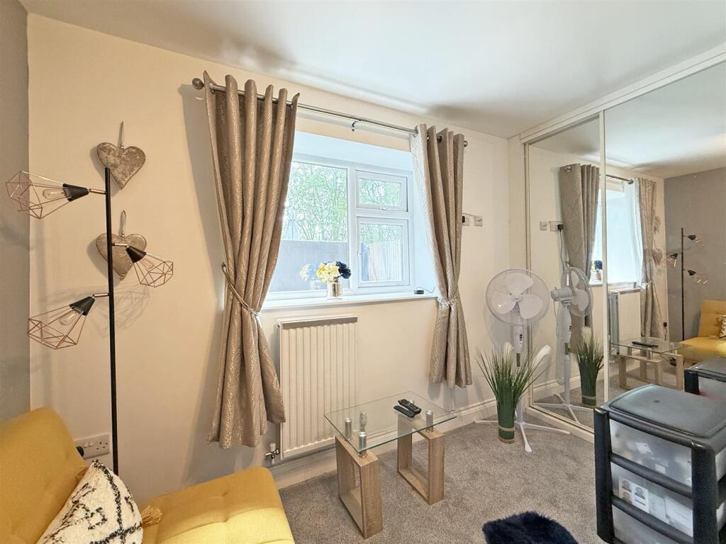 Erlstoke Close 81 - Bed 4.jpg