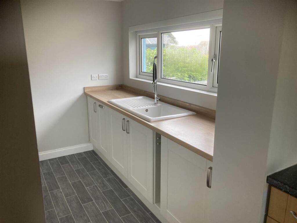 Marine Drive West BH25