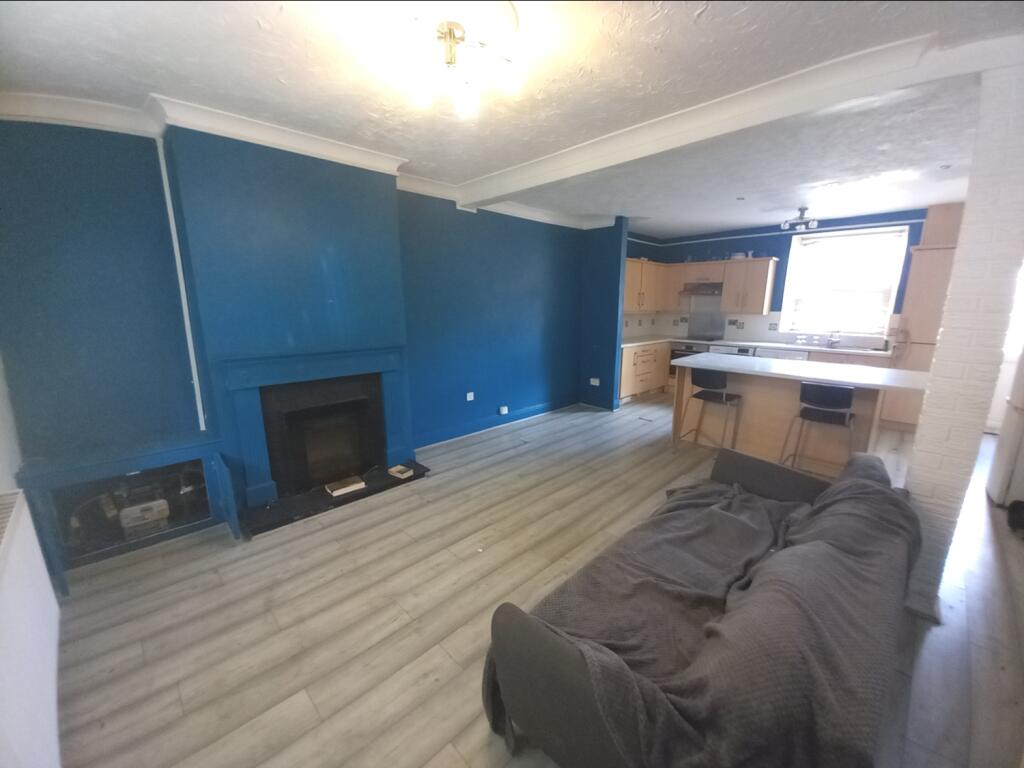 LOUNGE AREA
