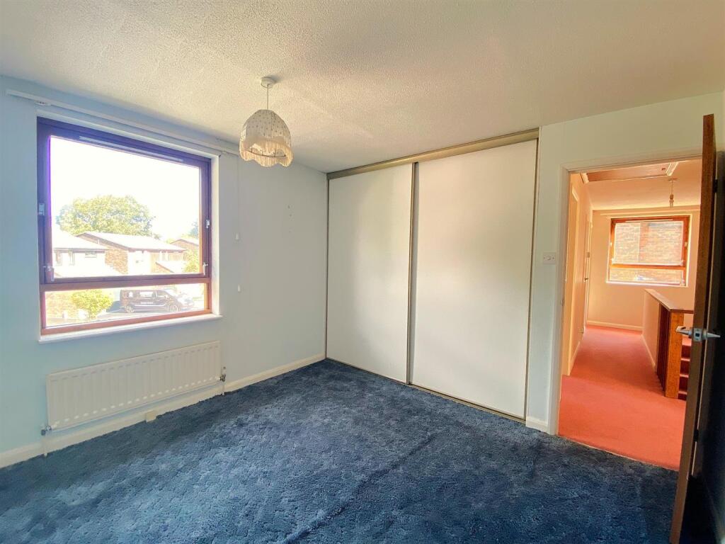 15 Portfield Close - Bed2.jpg