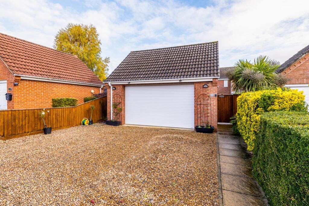 5 Richard Busby Way (Lutton)-9