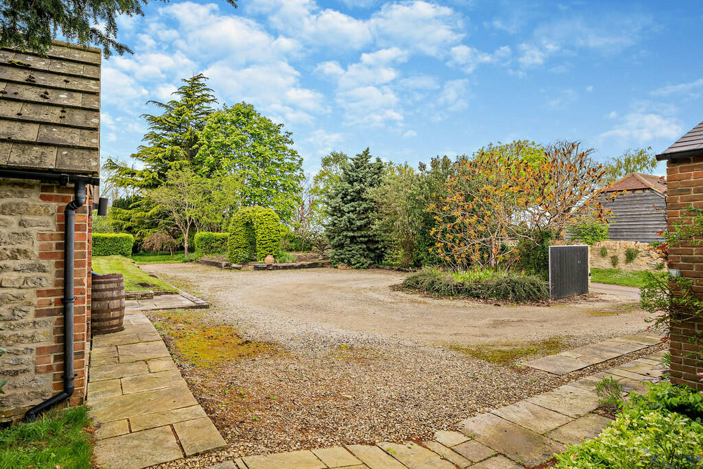 8593269-exterior2...