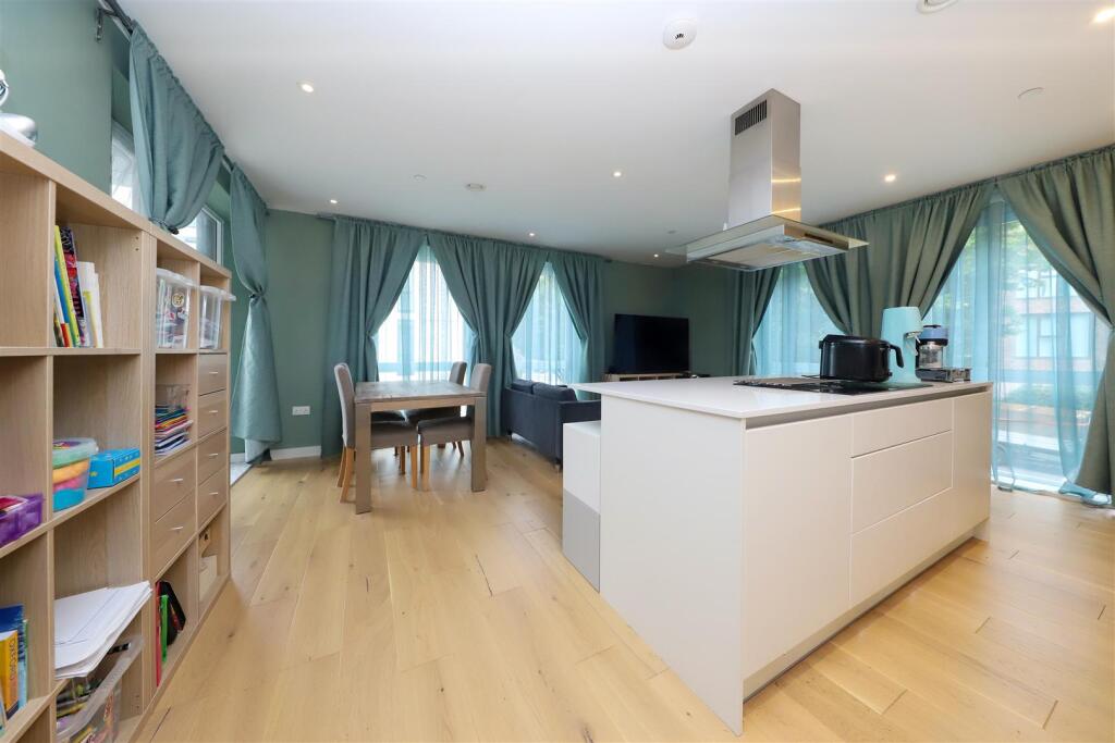 Kitchen lounge