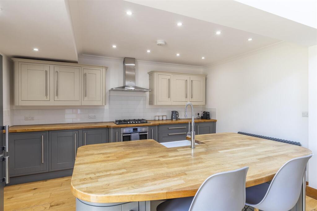 Breakfast Room / Kitchen