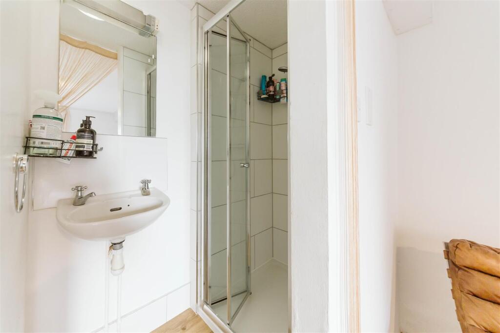 En Suite Shower Room