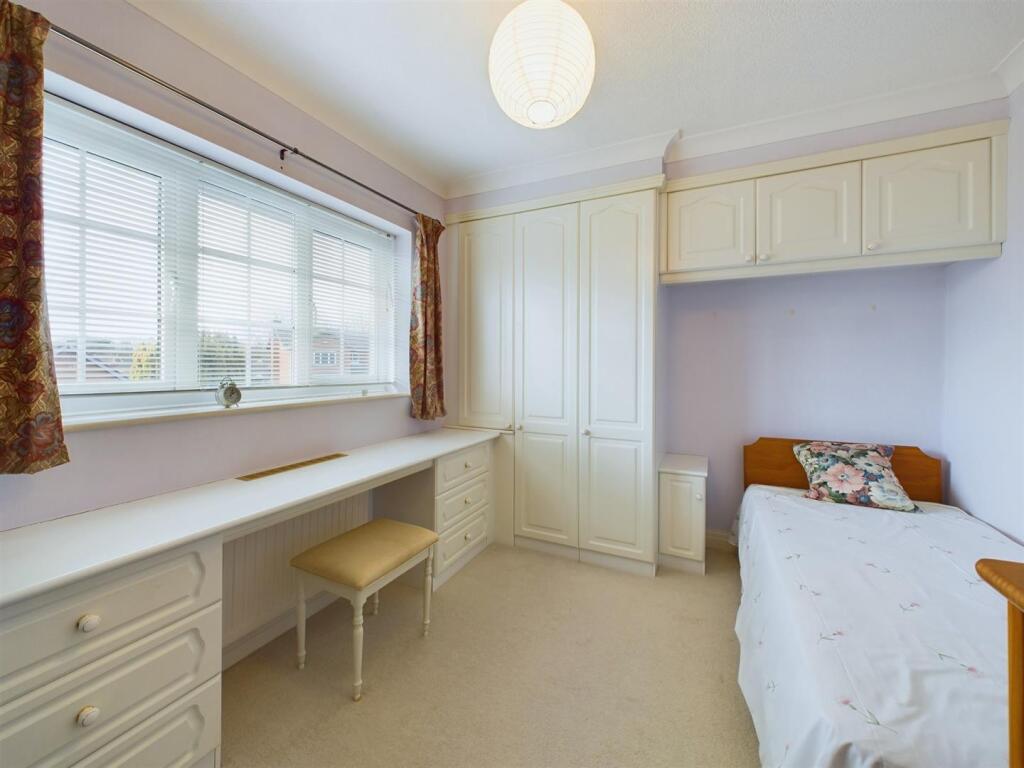 Bedroom: