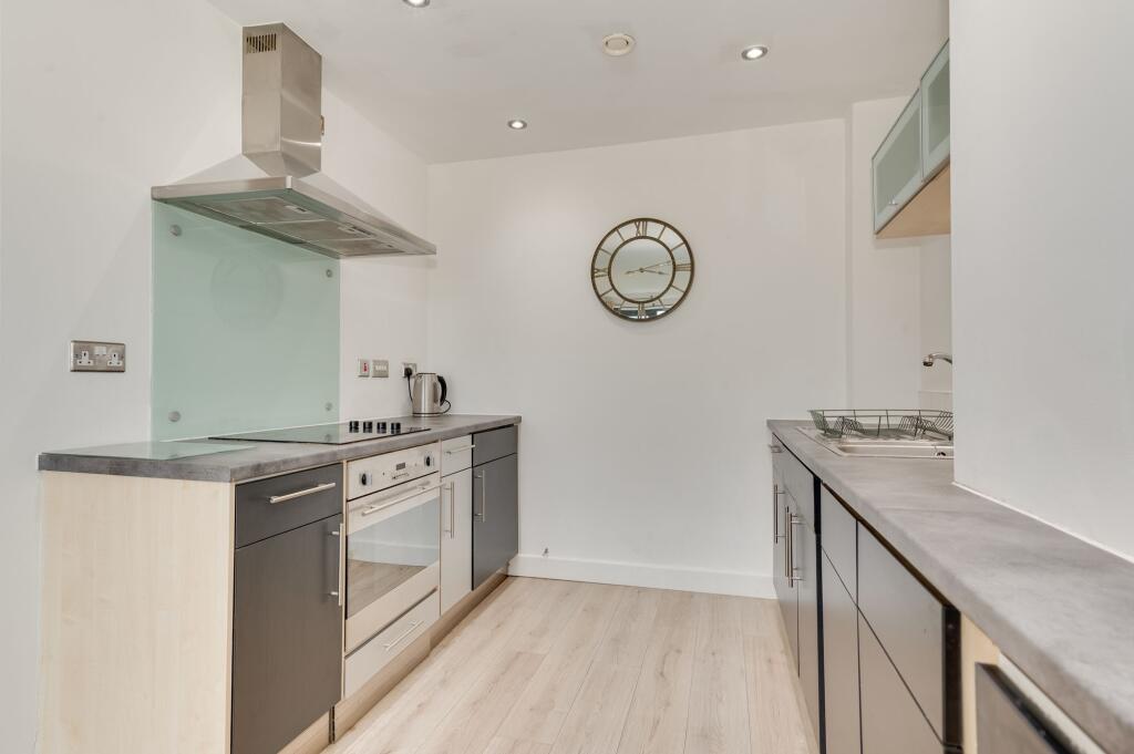 OPEN PLAN KITCHEN, LIVING ROOM AND DINER