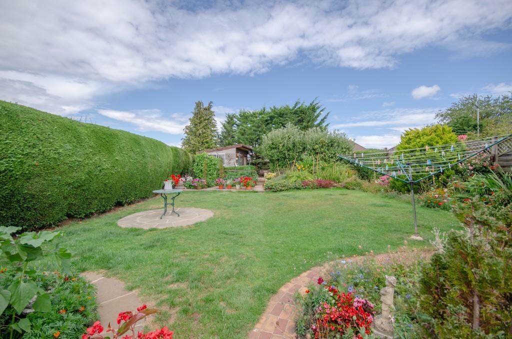 Rear garden pic 2.jpg