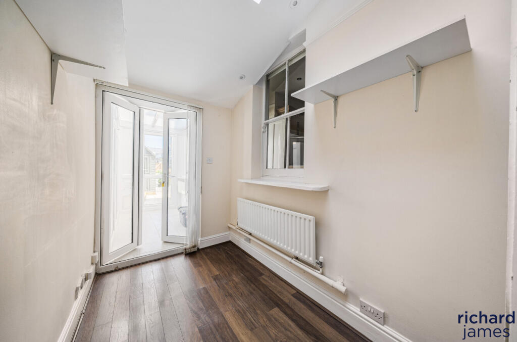 60b8253a313d4547a87f62a4b185c640