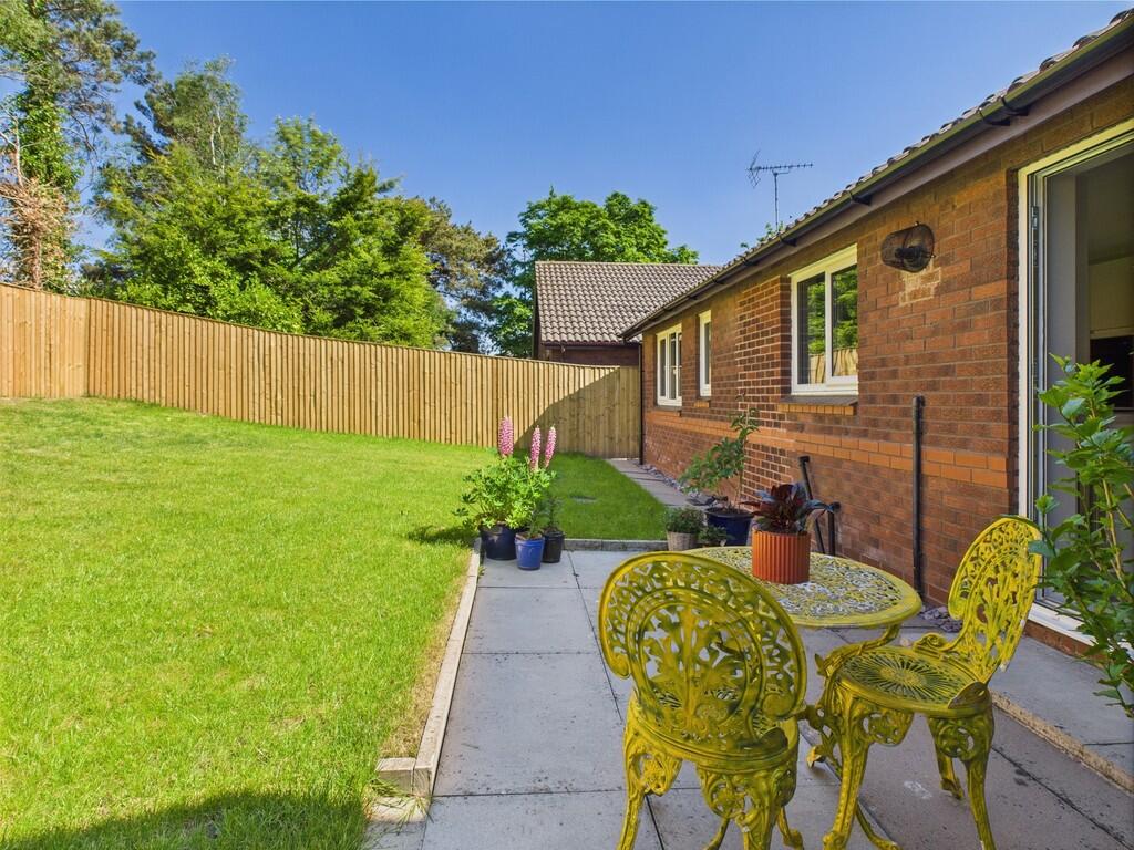 CAM02854G0-PR0381...