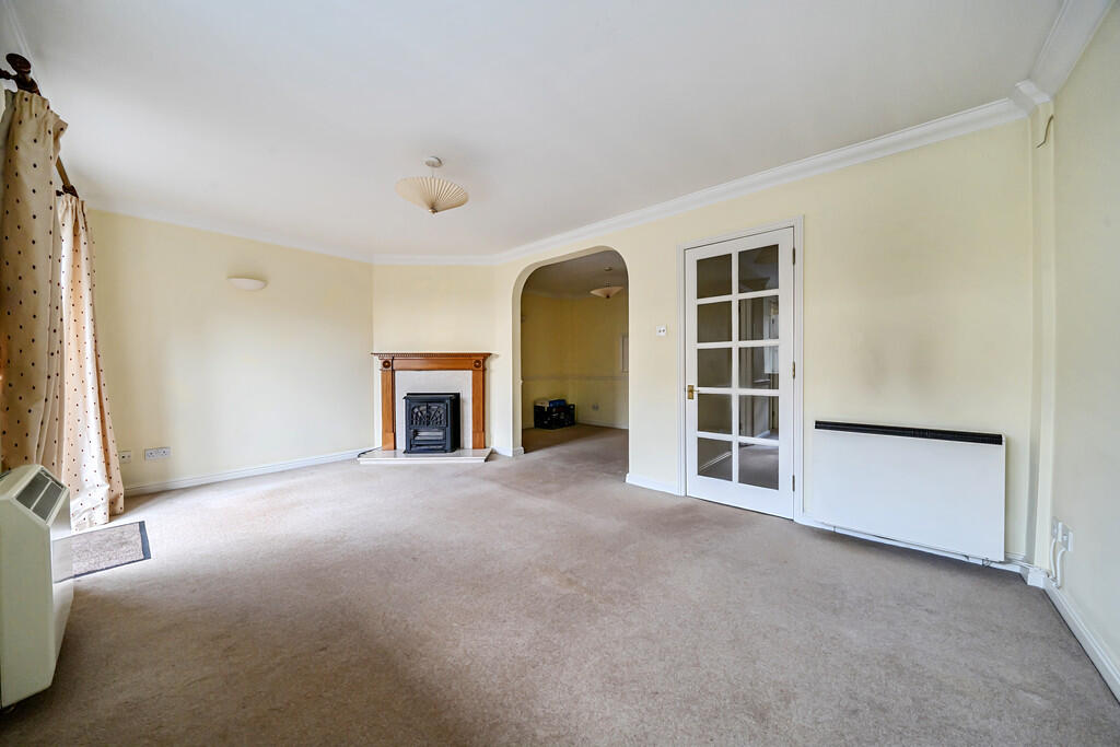 1389032-6-693af1d...