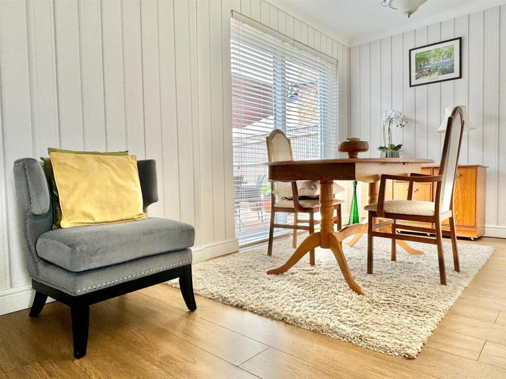 Dining Area.jpg