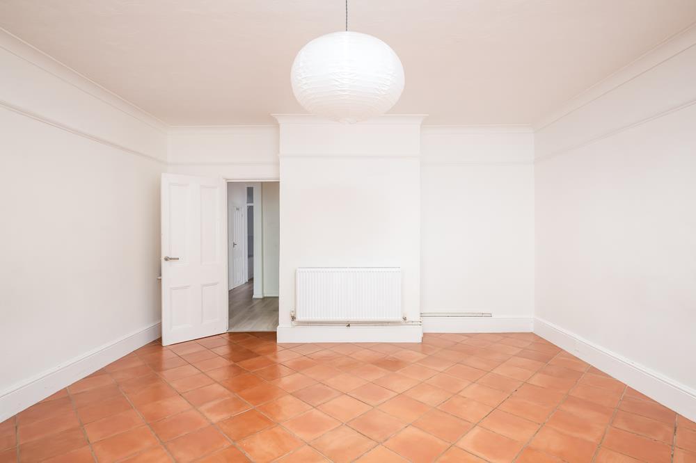 250417 - 41a Warwick Avenue, Bedford - 08