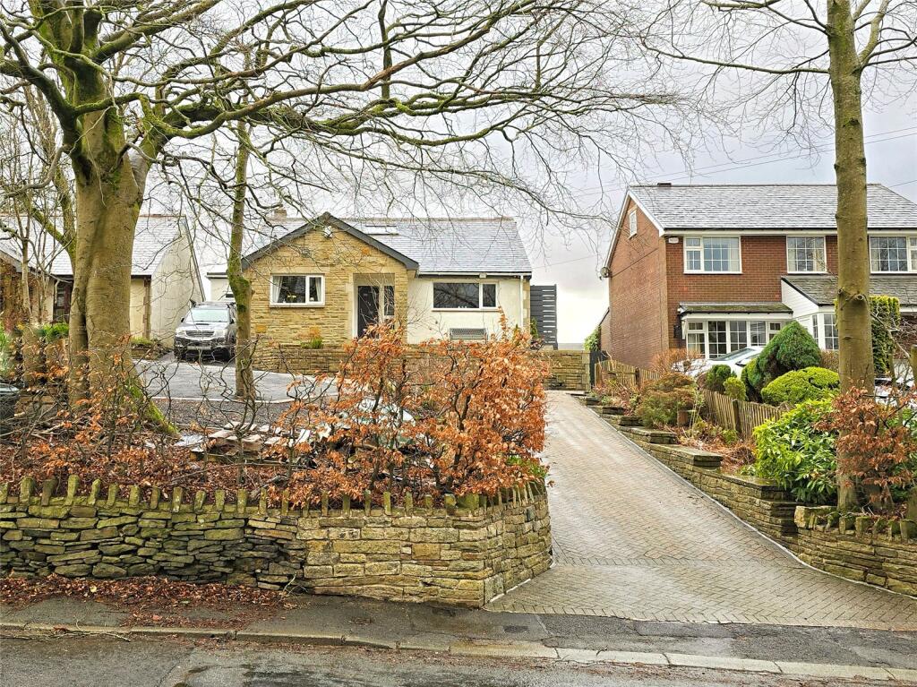 Detached &amp; Set-Back