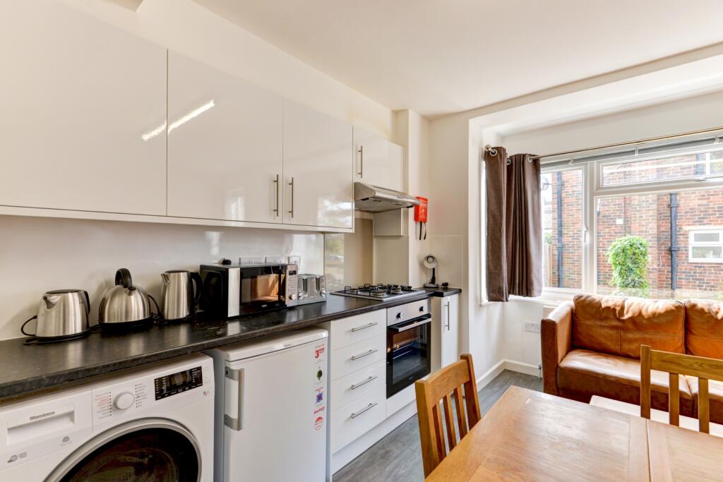 2 Bristol Gardens Kitchen (1)