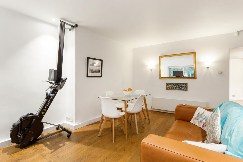 1, 49-50 Ainger Road