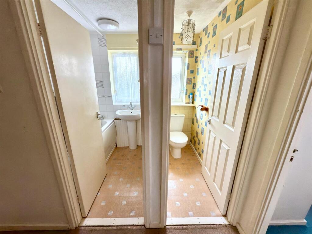 BATHROOM AND SEP WC.jpg