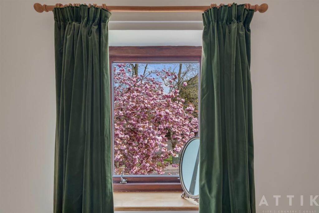 57 Holton Road Halesworth IP19 8HQ (32).jpg