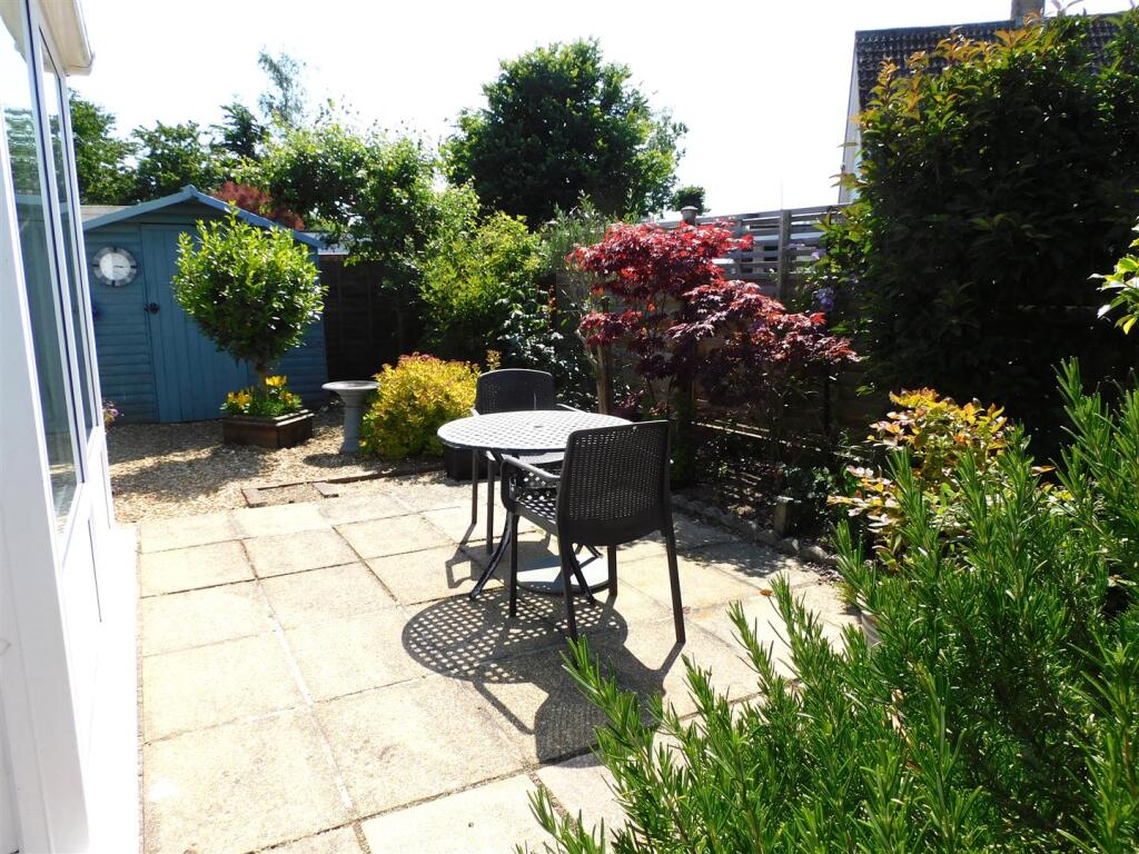 5 colyford garden.JPG