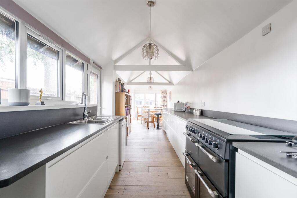 86 Douglas Road_17.jpg
