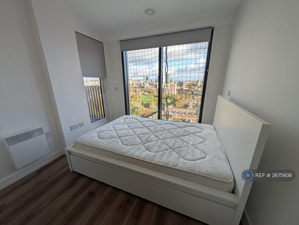 Master Bed + Ensuite