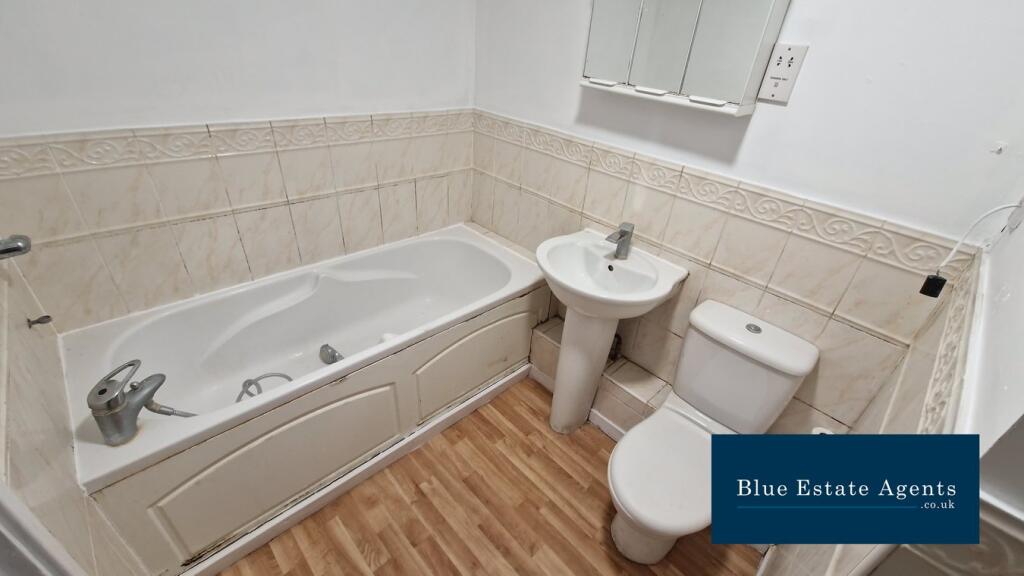 Family Bathroom Suite