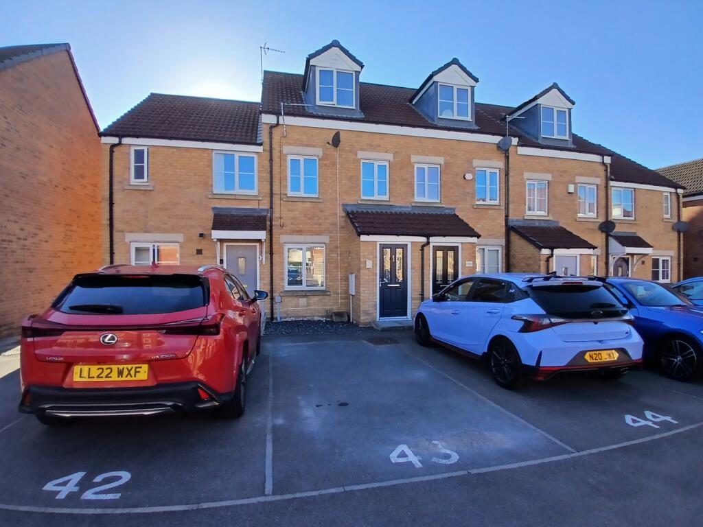 ALLOCATED PARKING TO THE FRONT