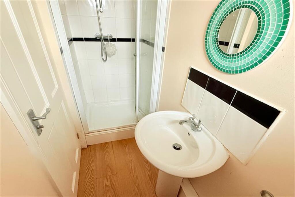 Ensuite Shower room