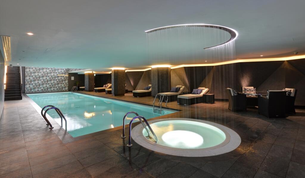 Riverlight Swimmi...