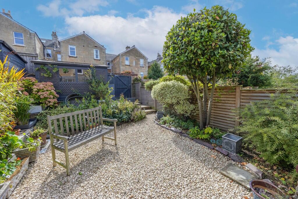 Southerly Rear Ga...