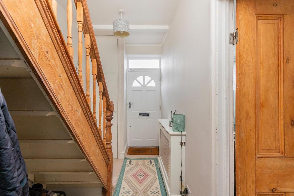 0S6RBN - Hallway B.jpg