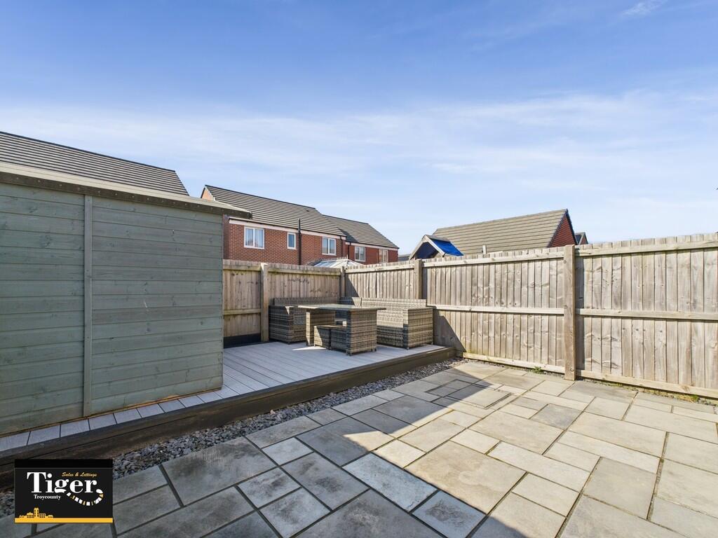 CAM02176G0-PR0519...