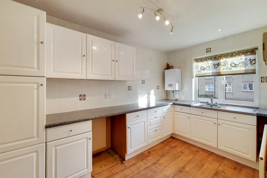 2_Kitchen-0.jpg