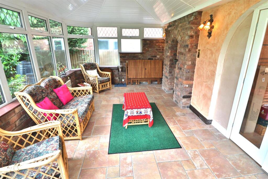 CONSERVATORY/SUN ROOM