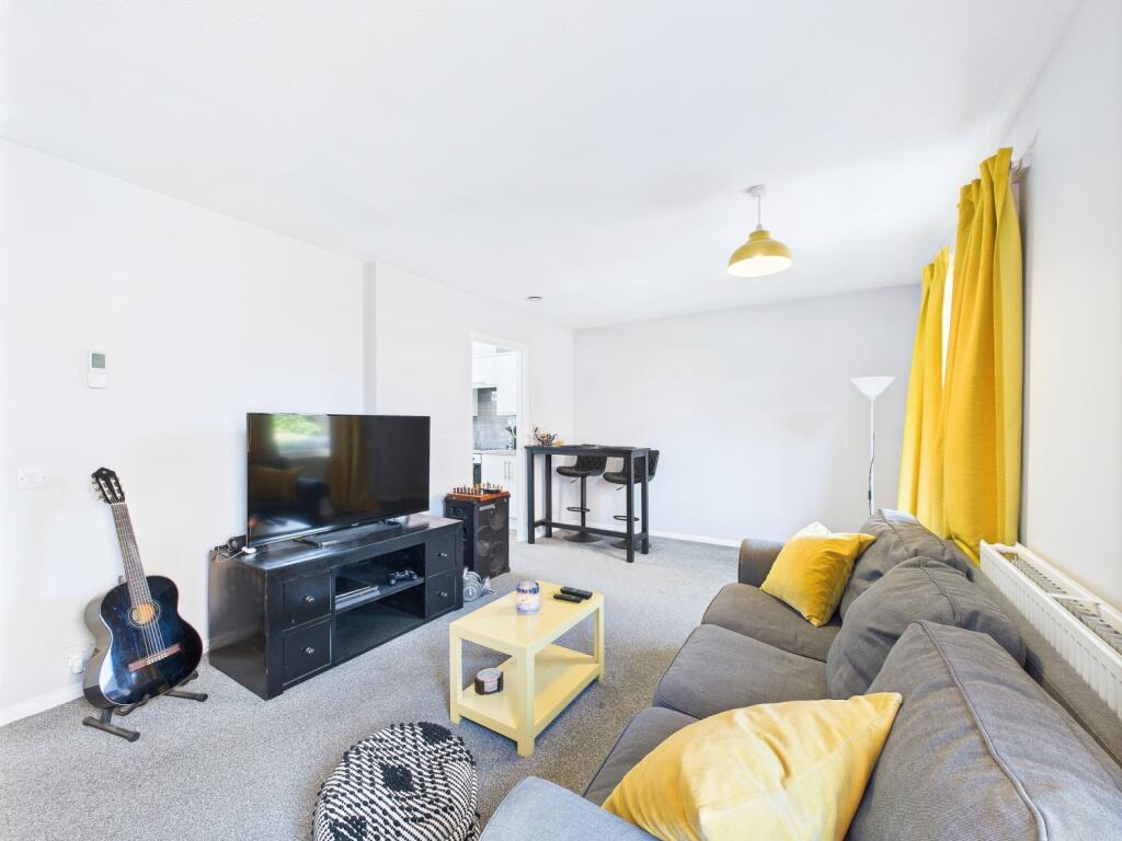 CAM01909G0-PR0363-STILL012