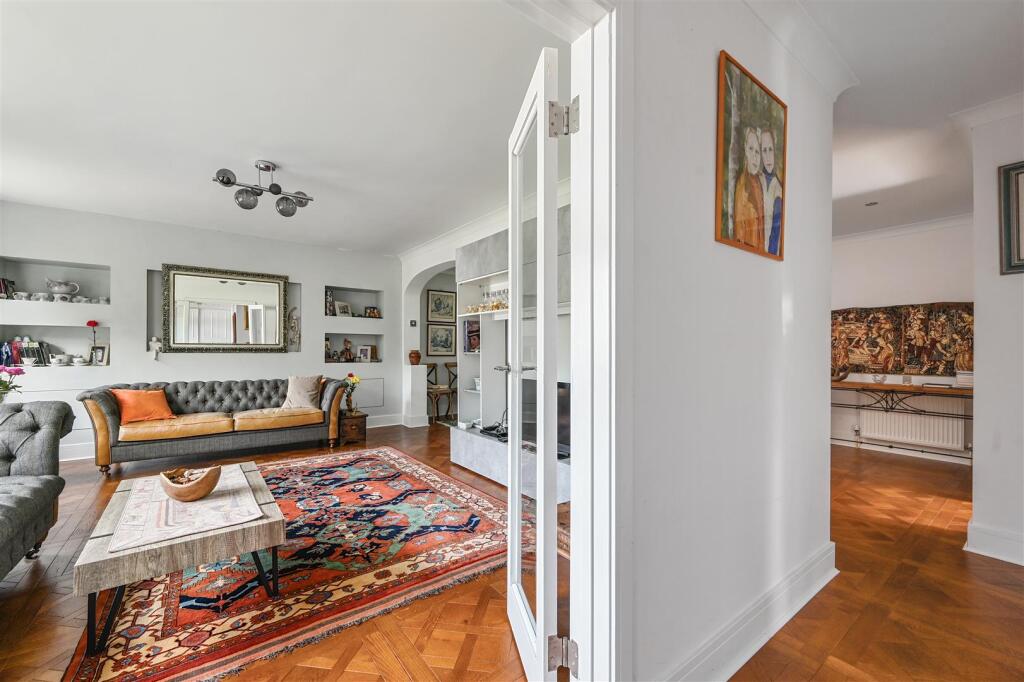 1 EWHURST CLOSE (4).jpg