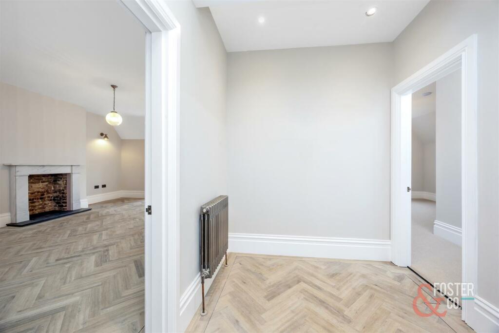Third Avenue, Flat 11-022.jpg